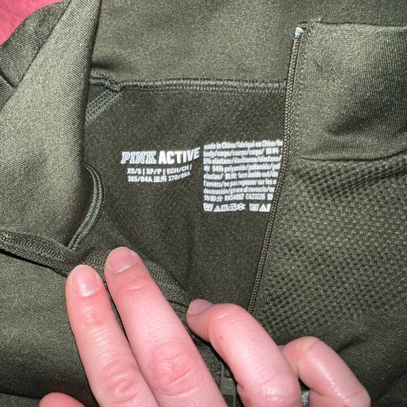 Pink slightly worn women’s xs workout top - Picture 2 of 4